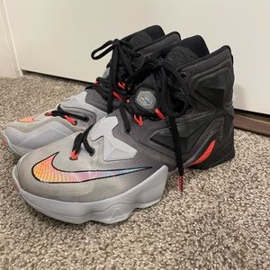 Lebron 13 Basketball Shoes